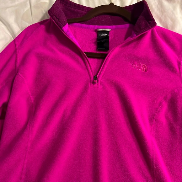 North Face Bright Fuchsia Fleece Jacket - Picture 2 of 5